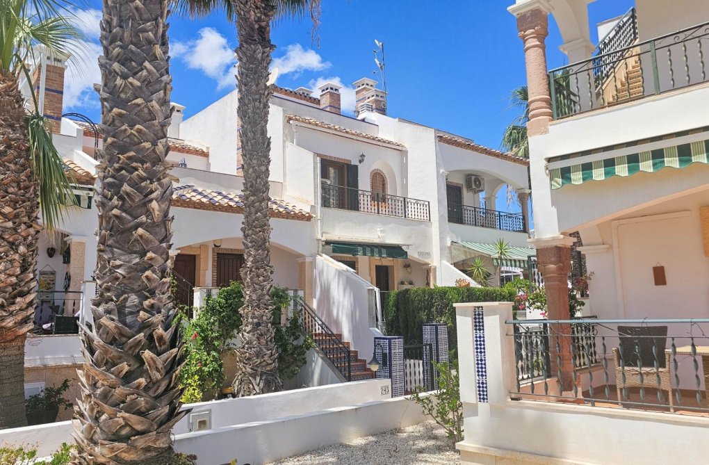 Resale - town house - Orihuela Costa - PAU 8