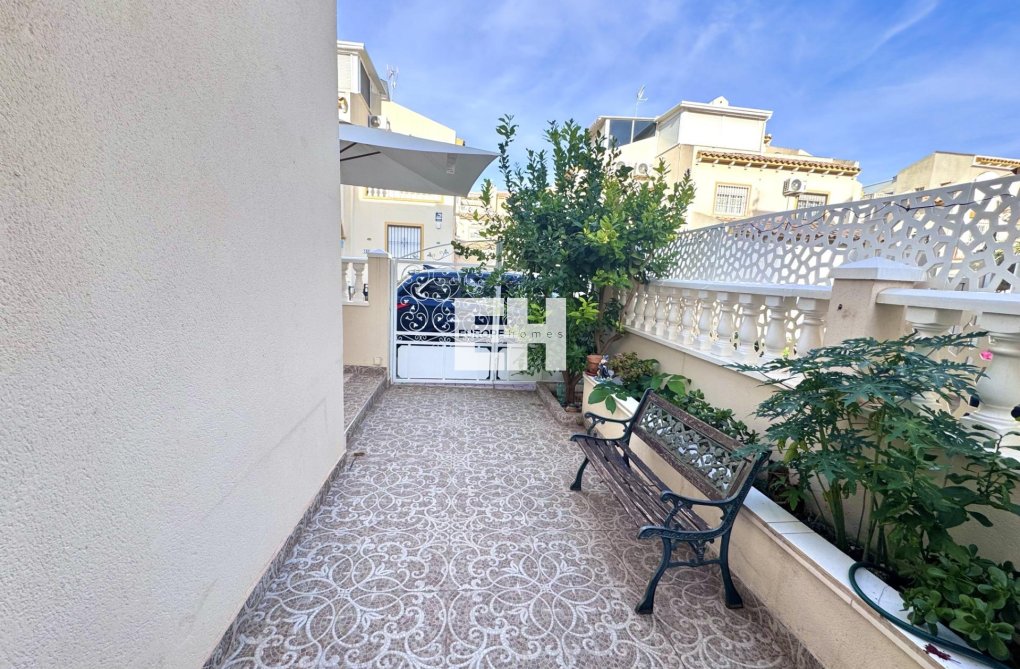 Resale - town house - Orihuela Costa - Playa Flamenca