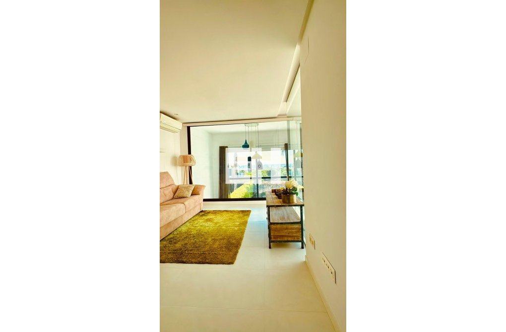 Resale - town house - Orihuela Costa - Villamartín