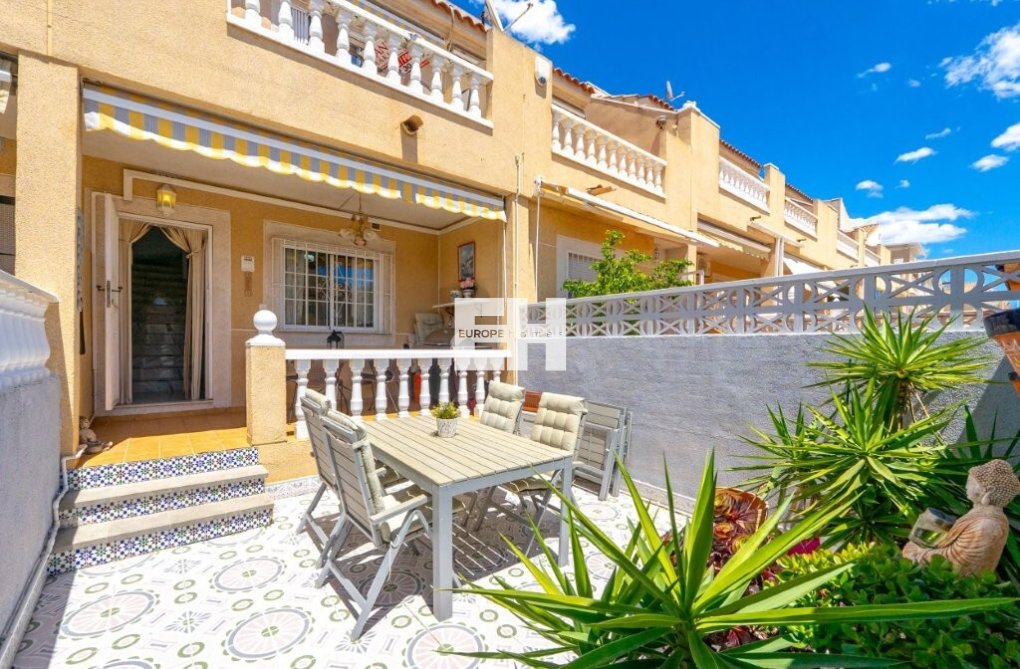 Resale - town house - Torrevieja - Aguas Nuevas