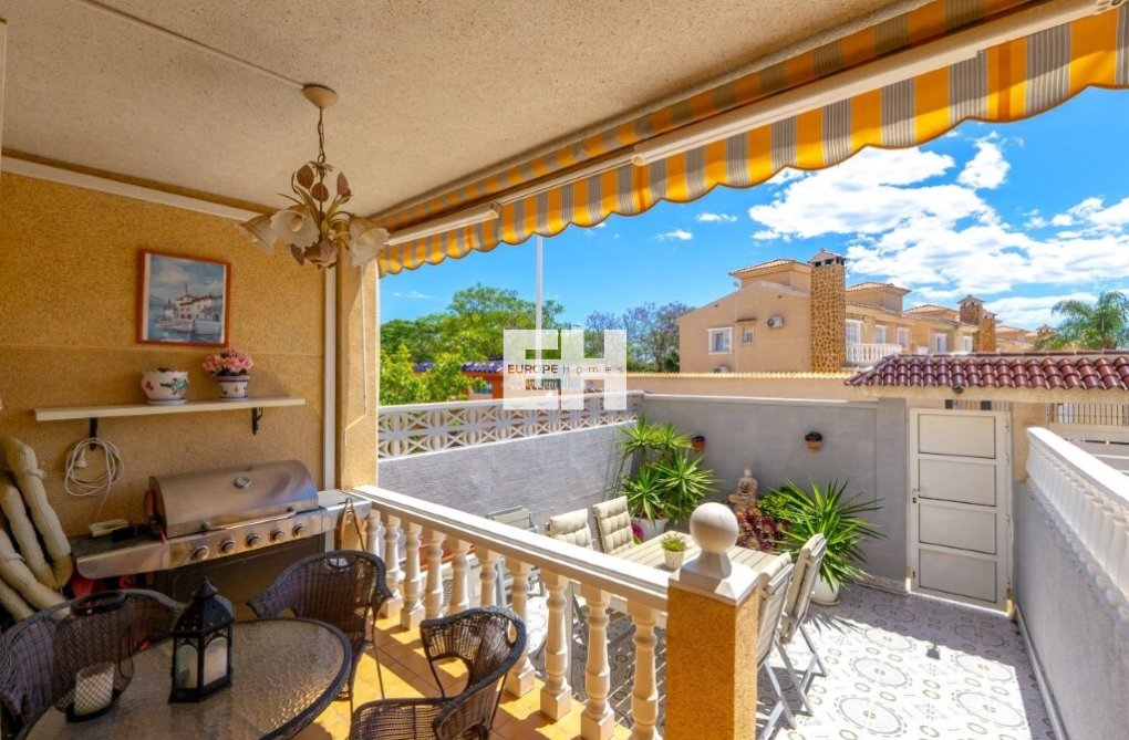 Resale - town house - Torrevieja - Aguas Nuevas