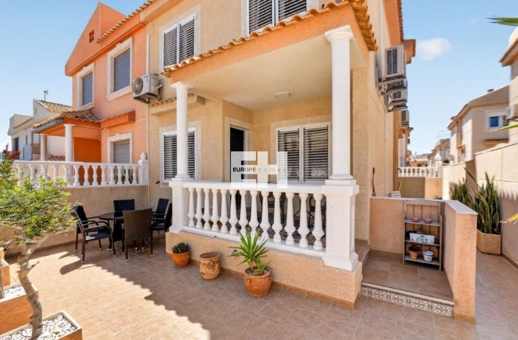 Resale - town house - Torrevieja - Cabo Cervera