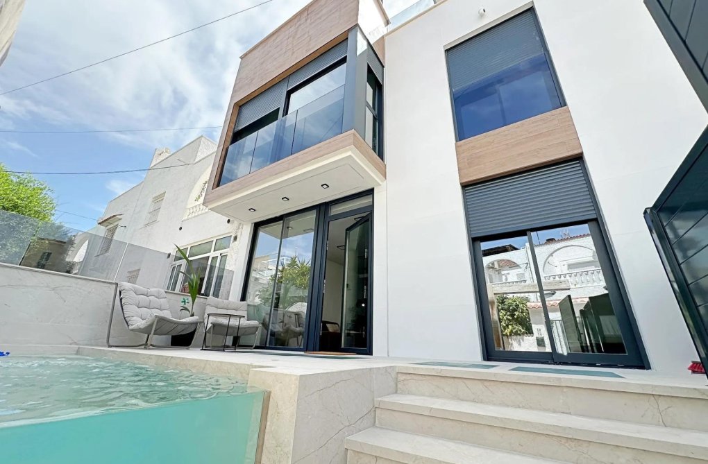 Resale - town house - Torrevieja - Calas Blanca