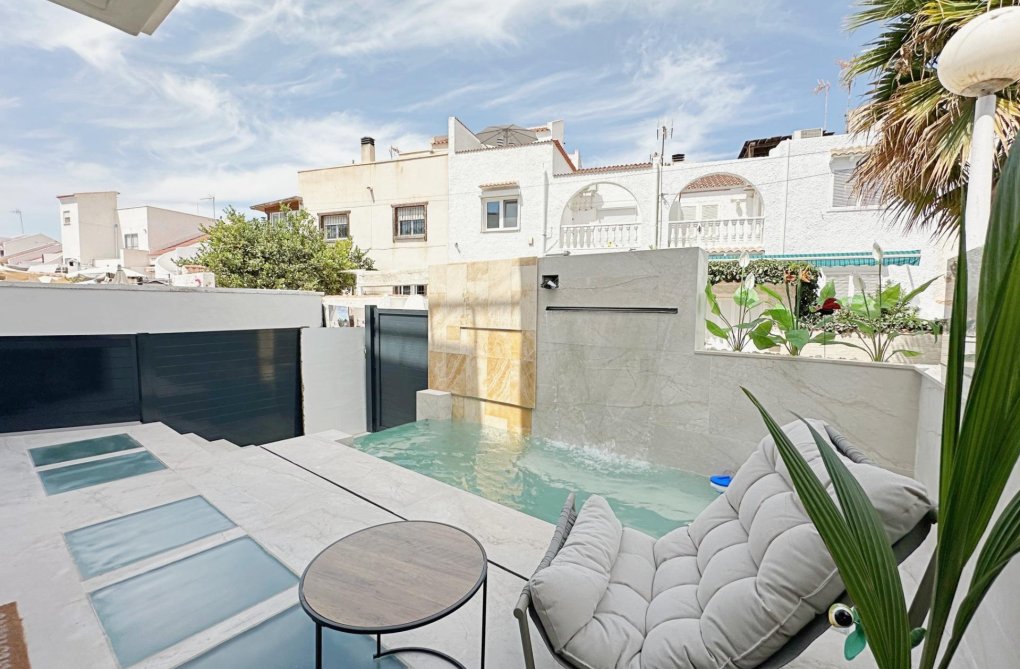 Resale - town house - Torrevieja - Calas Blanca
