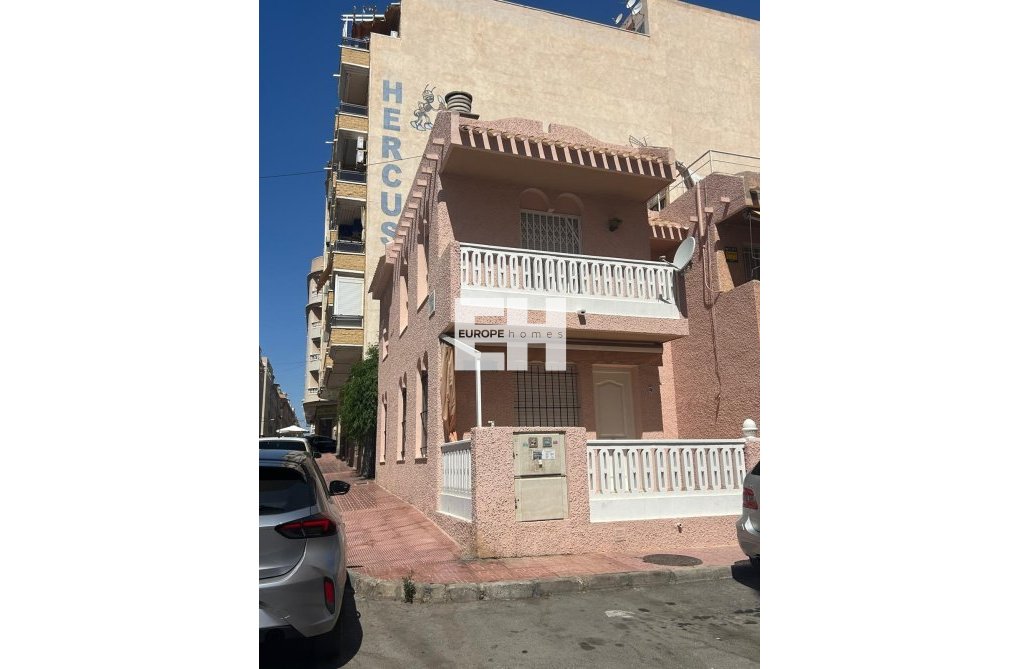 Resale - town house - Torrevieja - Centro