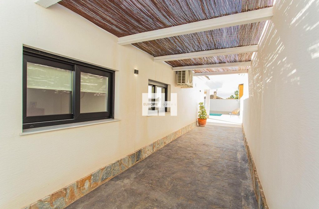 Resale - town house - Torrevieja - La Siesta