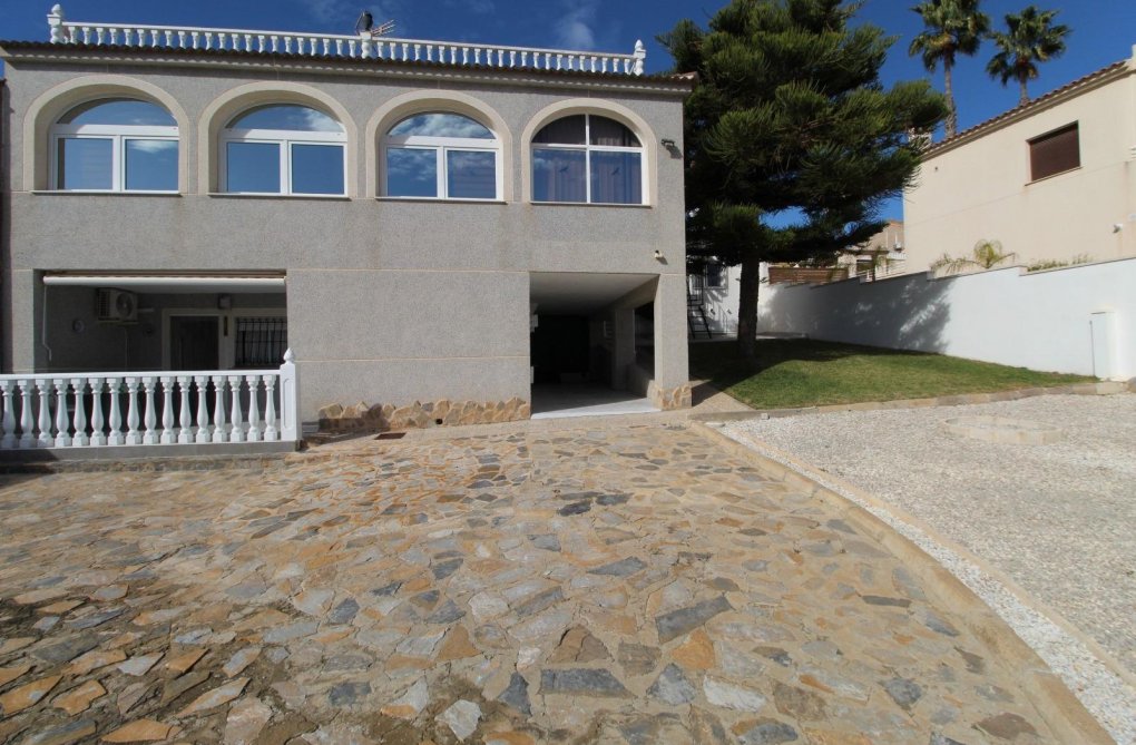 Resale - town house - Torrevieja - Los Balcones - Los Altos Del Edén