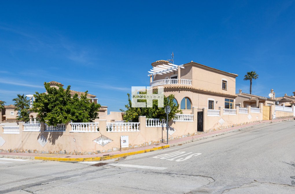 Resale - villa - Benijofar - Costa Blanca