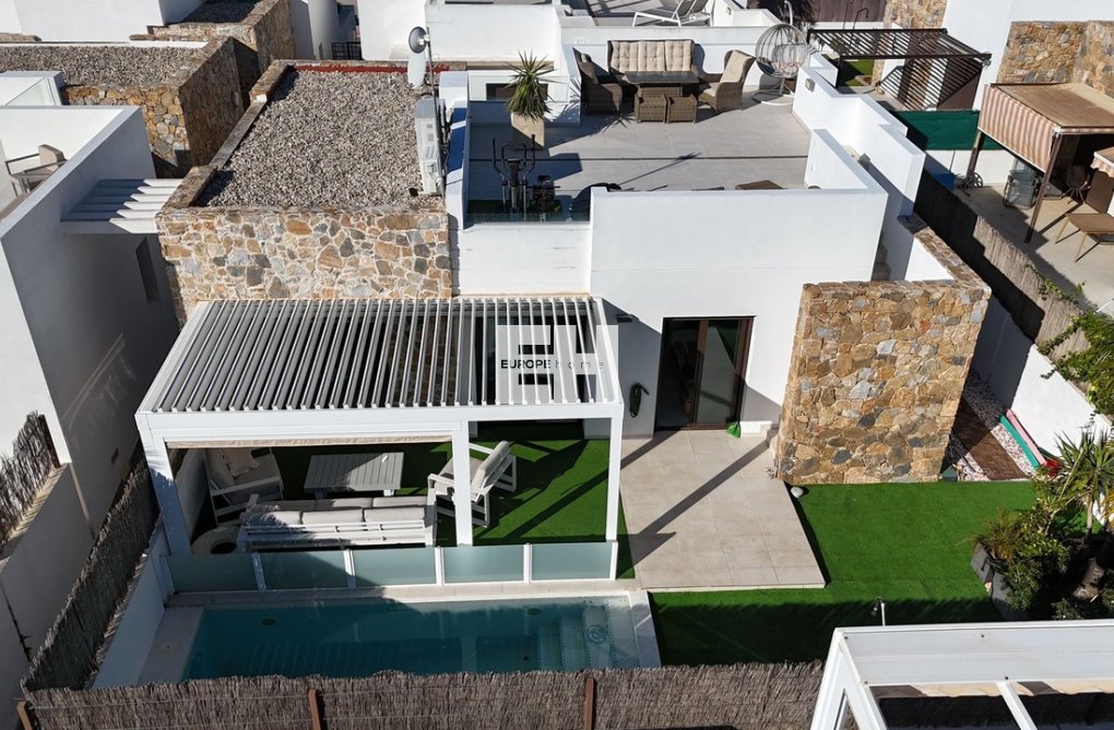 Resale - villa - Cabo Roig - Costa Blanca