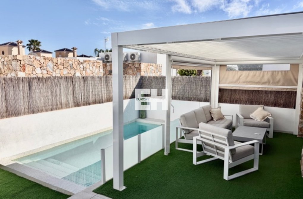 Resale - villa - Cabo Roig - Costa Blanca