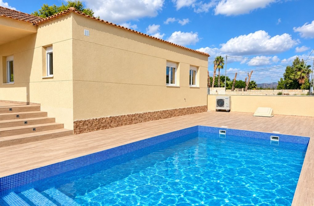 Resale - villa - Catral - Costa Blanca