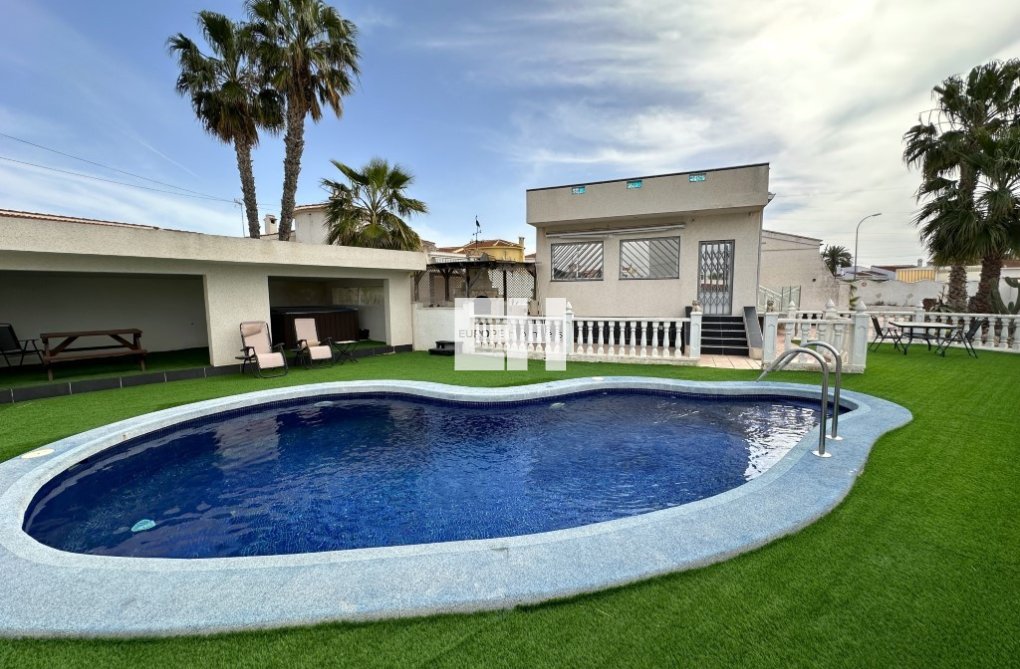 Resale - villa - Ciudad Quesada - Costa Blanca