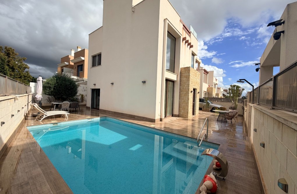 Resale - villa - Ciudad Quesada - Costa Blanca