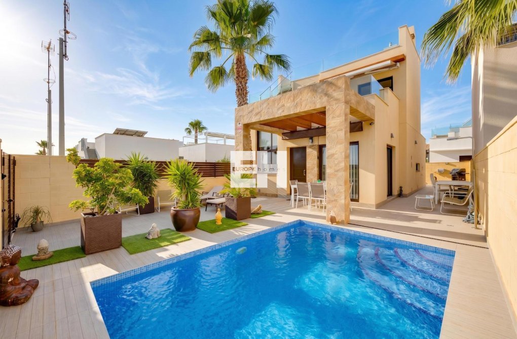 Resale - villa - Ciudad Quesada - Pueblo Bravo
