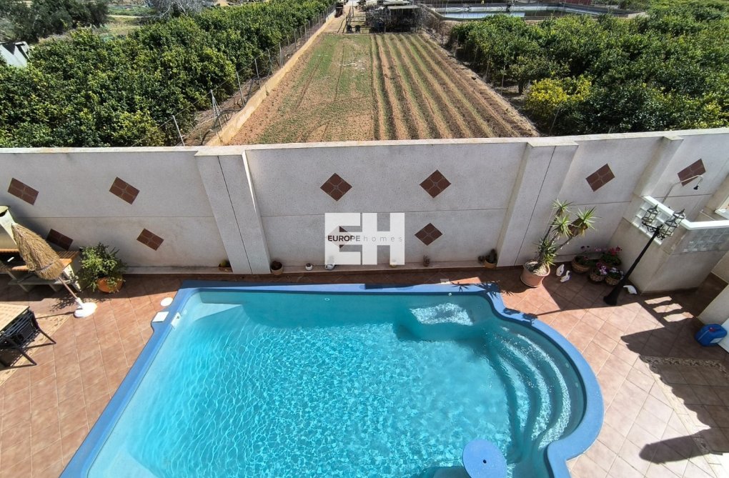 Resale - villa - El Raso - Costa Blanca