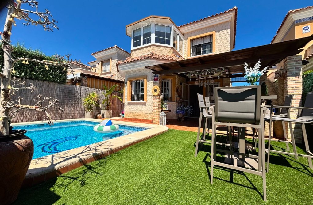 Resale - villa - El Raso - Costa Blanca