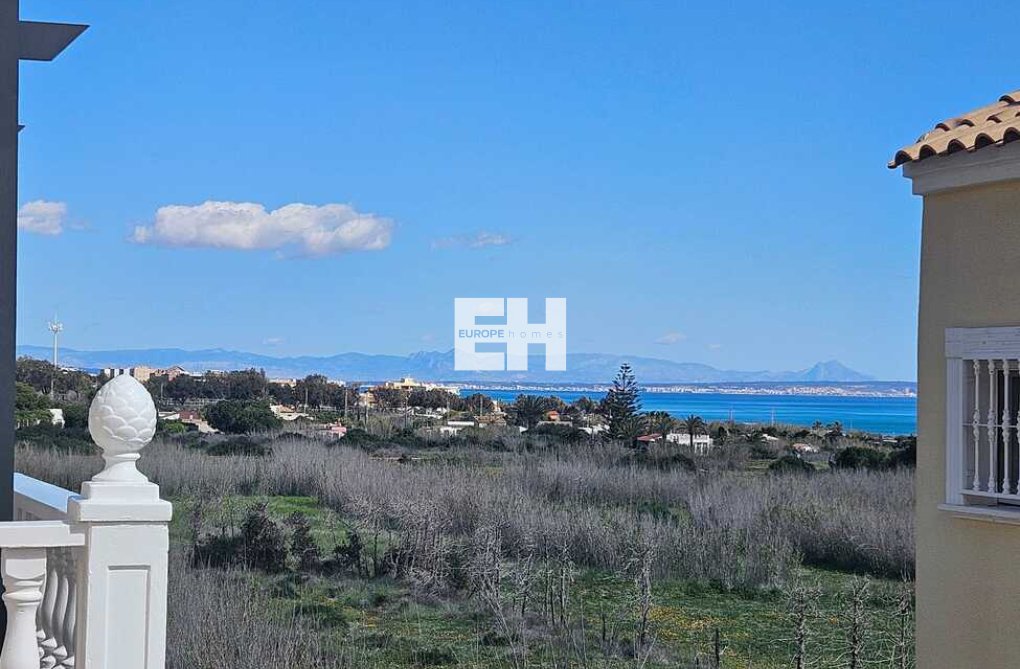 Resale - villa - Guardamar del Segura - Campomar