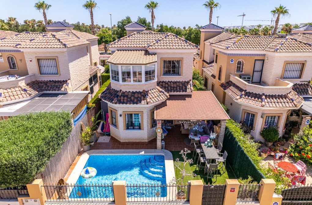 Resale - villa - Guardamar del Segura - Costa Blanca