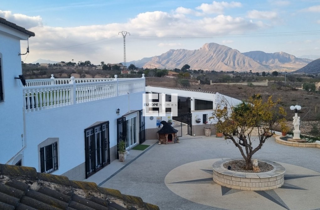 Resale - villa - Hondón de los Fráiles - Inland