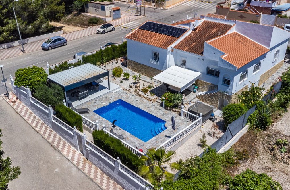 Resale - villa - La Marina - Costa Blanca