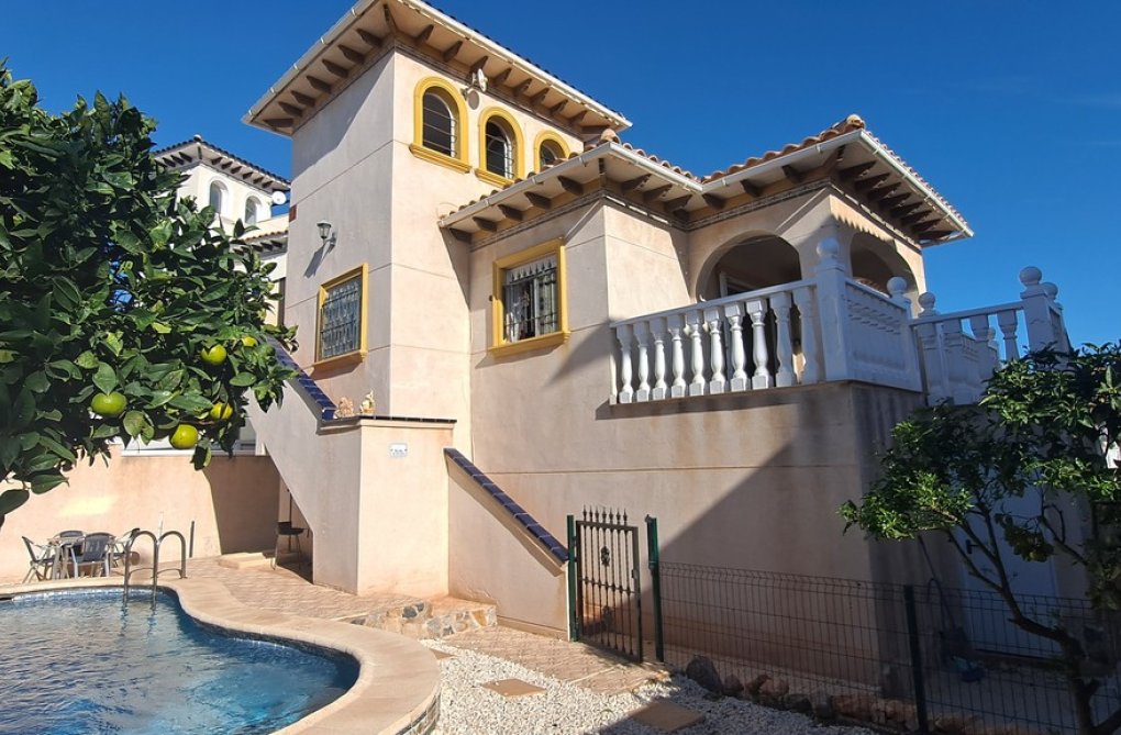 Resale - villa - La Zenia - Costa Blanca