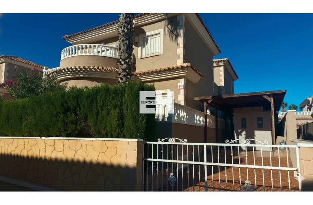 Resale - villa - Los Balcones - Costa Blanca