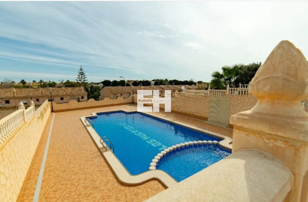 Resale - villa - Los Balcones - Costa Blanca