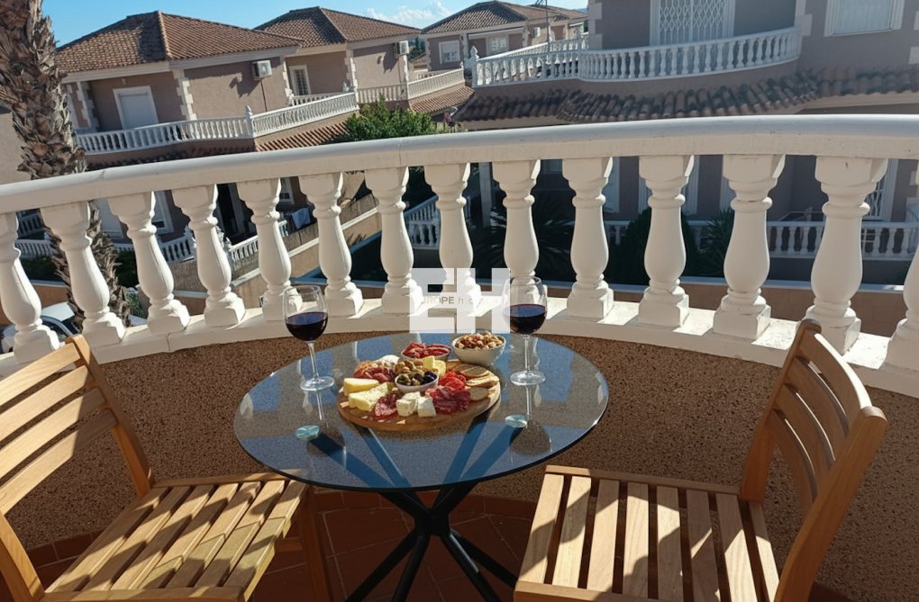 Resale - villa - Los Balcones - Costa Blanca