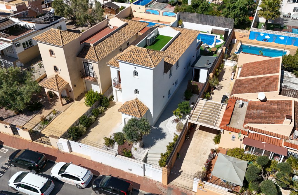 Resale - villa - Los Balcones - Costa Blanca