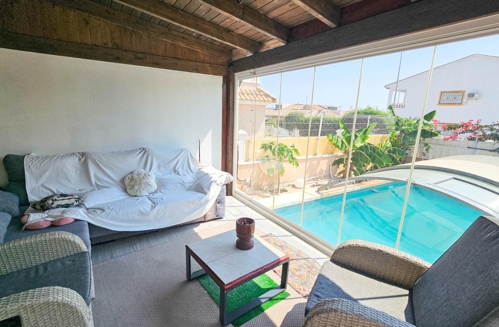 Resale - villa - Orihuela Costa - Cabo Roig