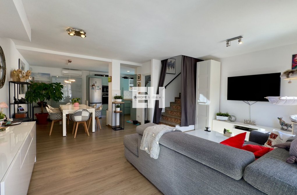 Resale - villa - Orihuela Costa - Costa Blanca