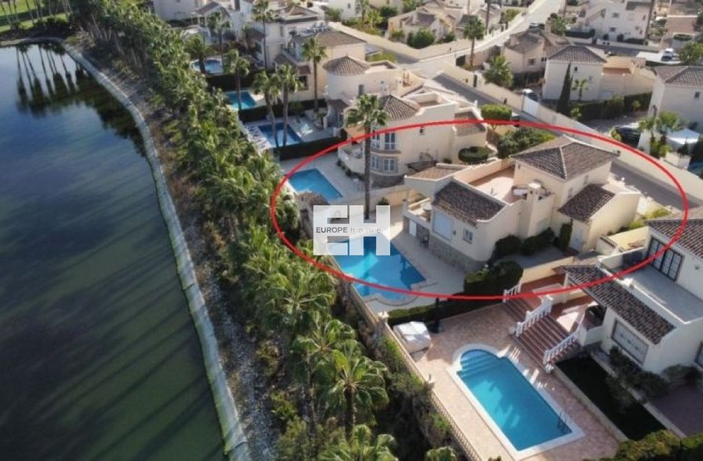Resale - villa - Orihuela Costa - Costa Blanca