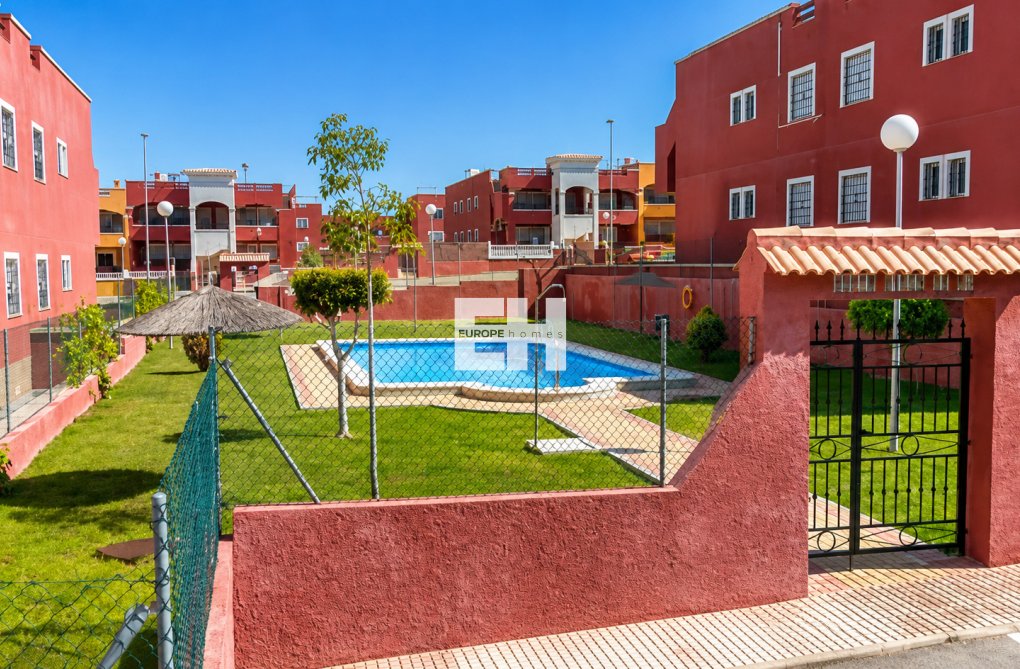 Resale - villa - Orihuela Costa - Costa Blanca