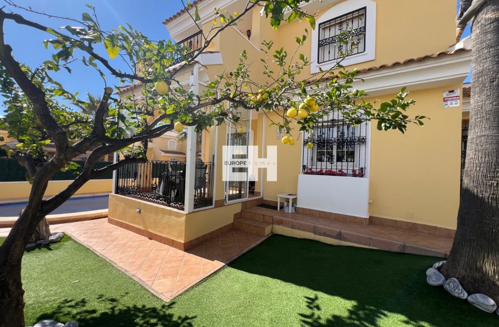 Resale - villa - Orihuela Costa - Costa Blanca