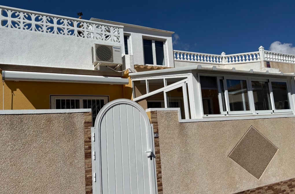 Resale - villa - Orihuela Costa - Costa Blanca