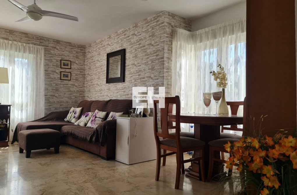 Resale - villa - Orihuela Costa - Lomas De Campoamor-las Ramblas