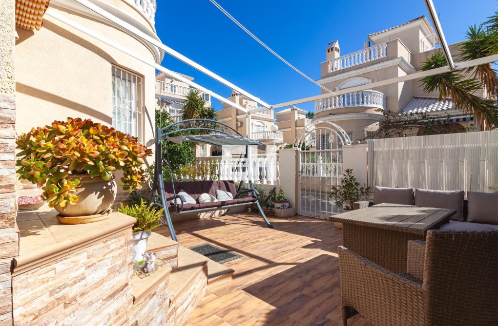 Resale - villa - Orihuela Costa - Los Almendros-la Florida