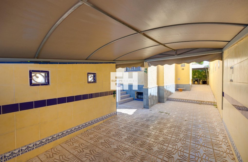 Resale - villa - San Fulgencio - La Marina