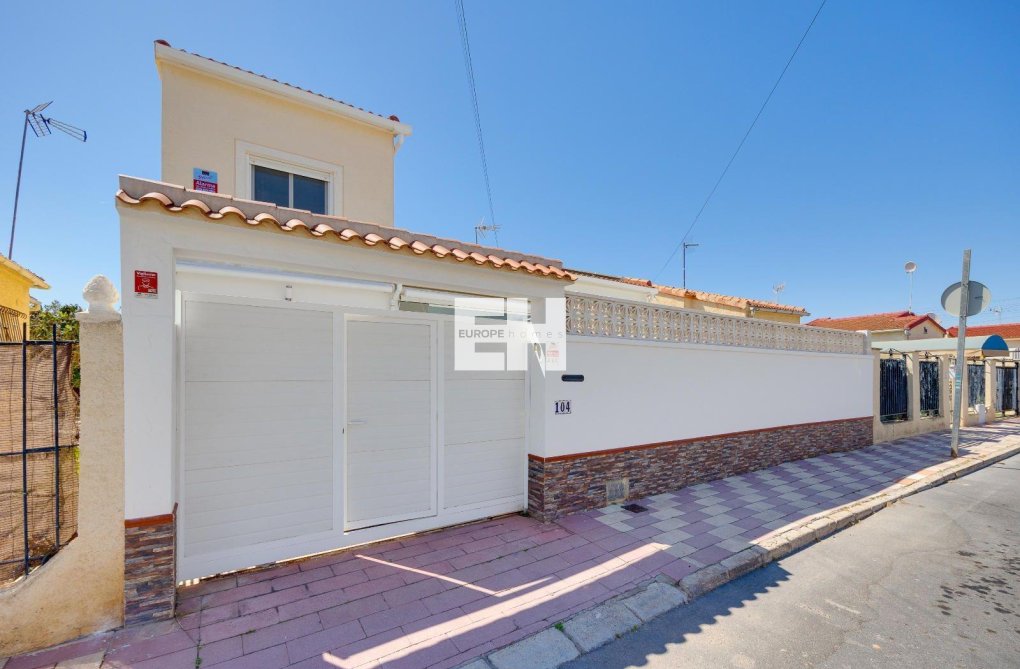 Resale - villa - San Fulgencio - La Marina