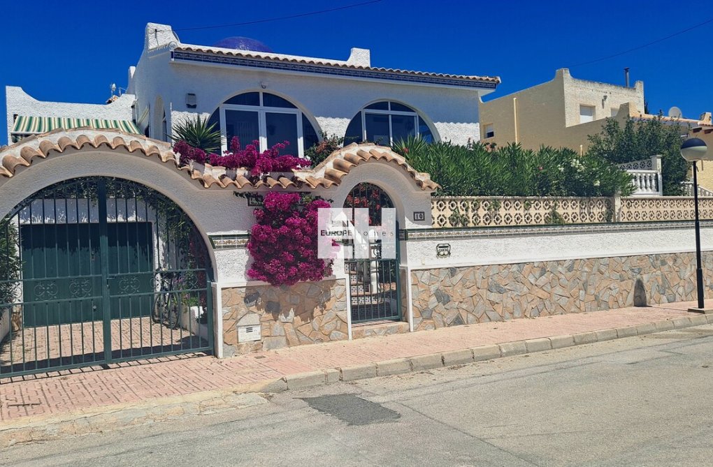 Resale - villa - San Miguel de Salinas - Inland