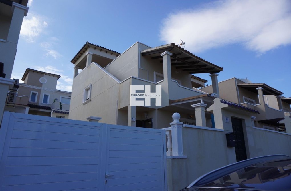 Resale - villa - San Miguel de Salinas