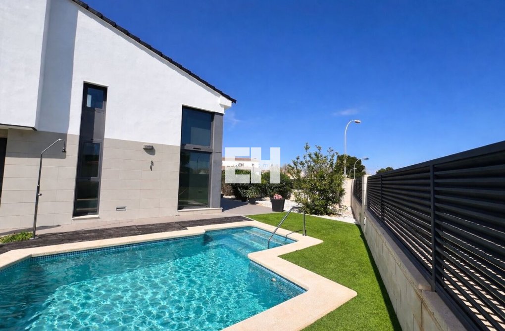 Resale - villa - Santiago de la Ribera - Costa Calida