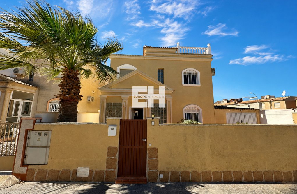 Resale - villa - Torrevieja - Costa Blanca