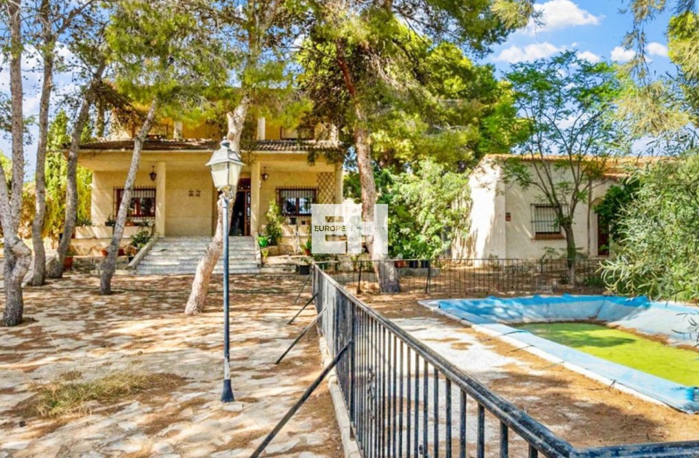 Resale - villa - Torrevieja - Costa Blanca