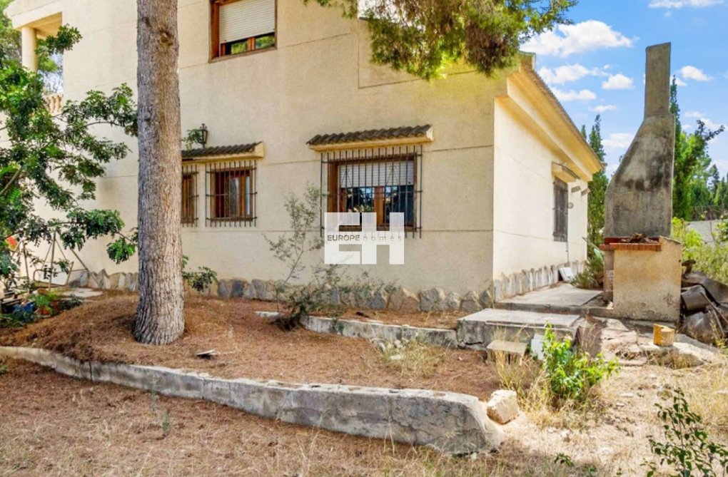 Resale - villa - Torrevieja - Costa Blanca