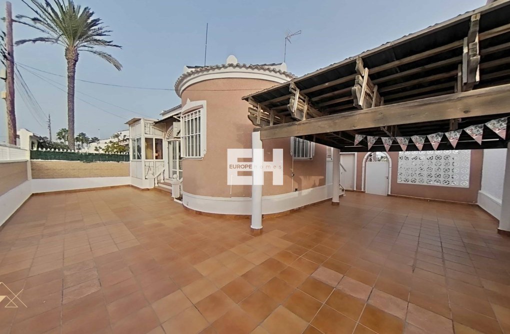 Resale - villa - Torrevieja - San Luis