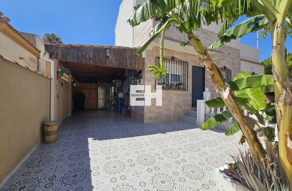 Resale - villa - Torrevieja - Torre Del Moro