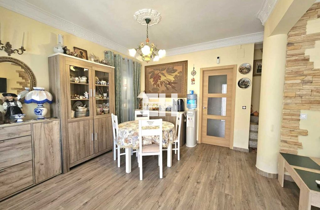 Resale - villa - Torrevieja - Torre Del Moro