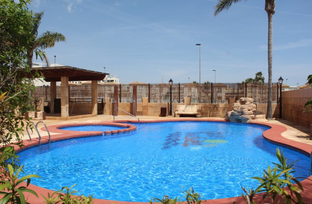 Resale - villa - Villamartin - Costa Blanca