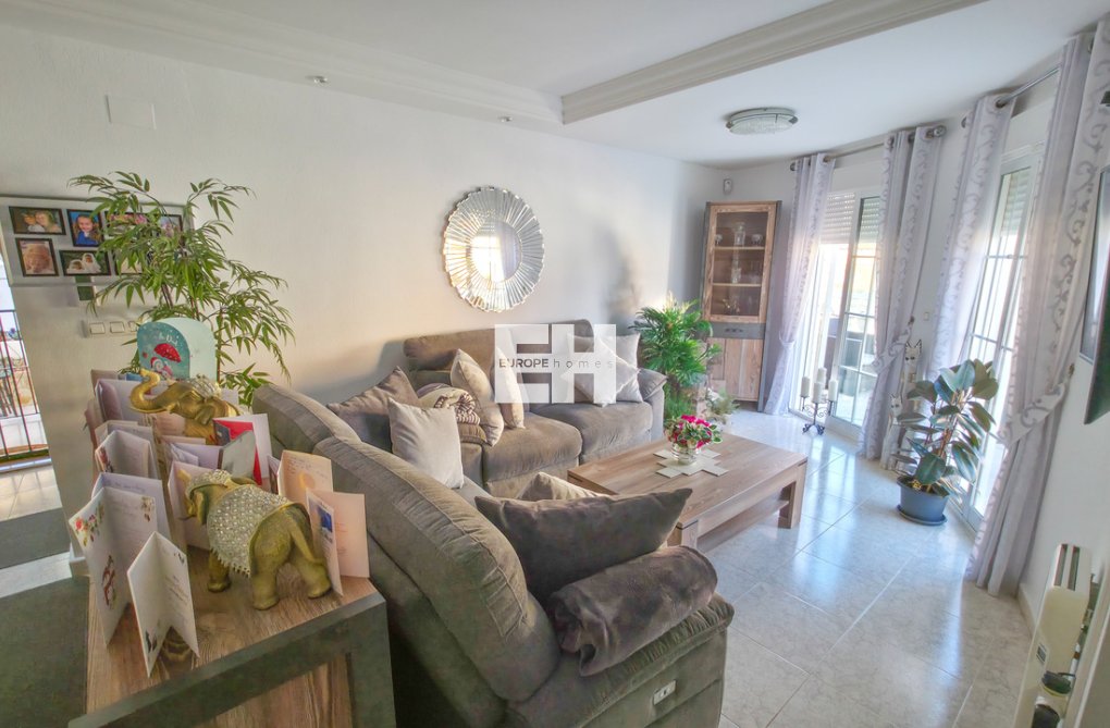 Resale - villa - Villamartin - Costa Blanca